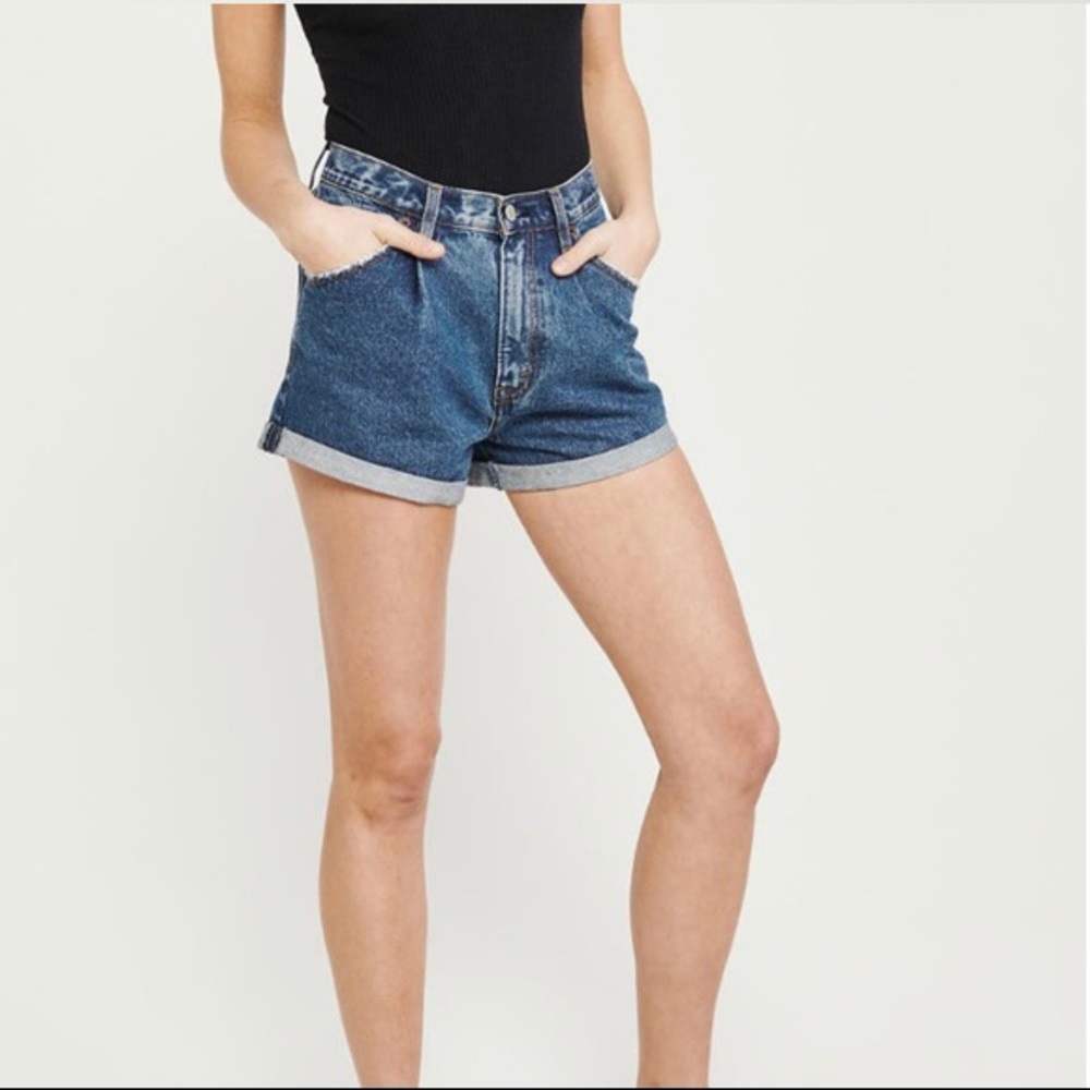 5/$15 Abercrombie Annie High Rise Short